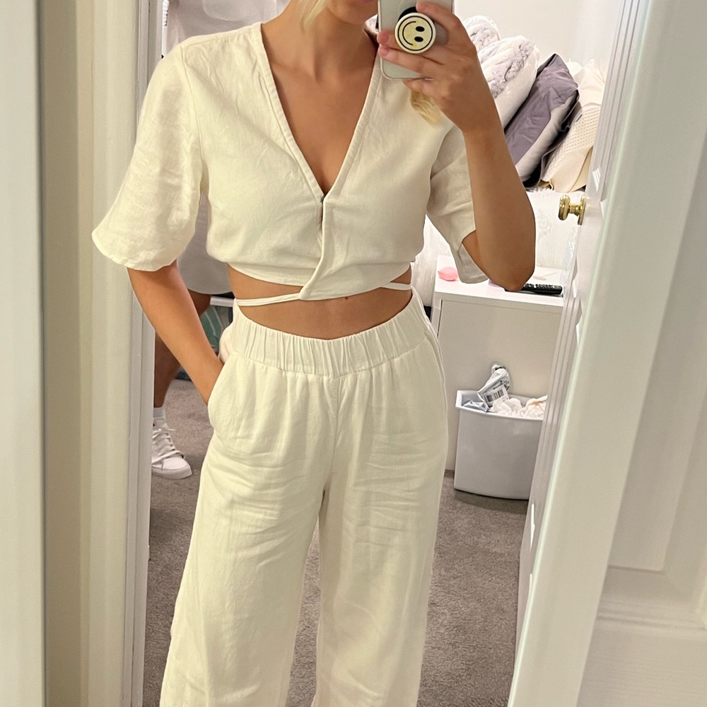 Abercrombie White linen crop top